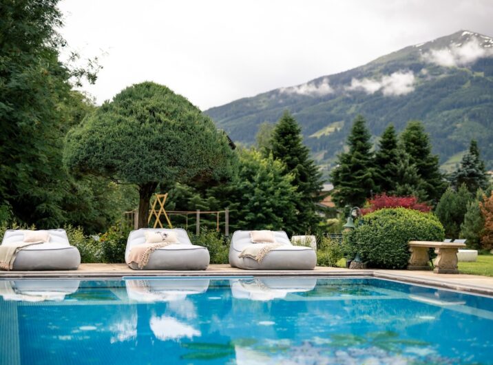 sendlhofers bad hofgastein thermalwasserpool mit bergpanorama